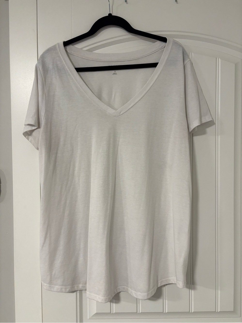 torrid White V-Neck Short Sleeve Tee